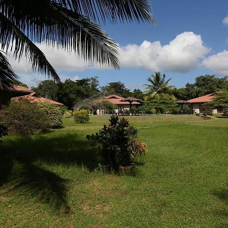 Hibiscus Garden Hotel Tissamaharama Buitenkant foto