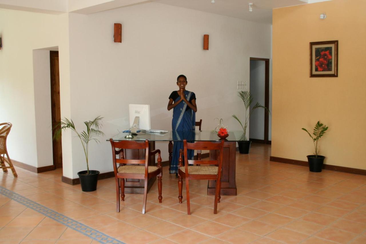 Hibiscus Garden Hotel Tissamaharama Buitenkant foto